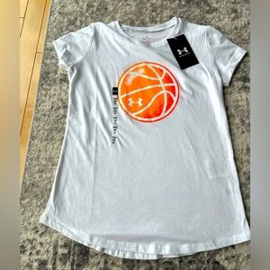 Under Armour short sleeve t shirt - youth medium NWT